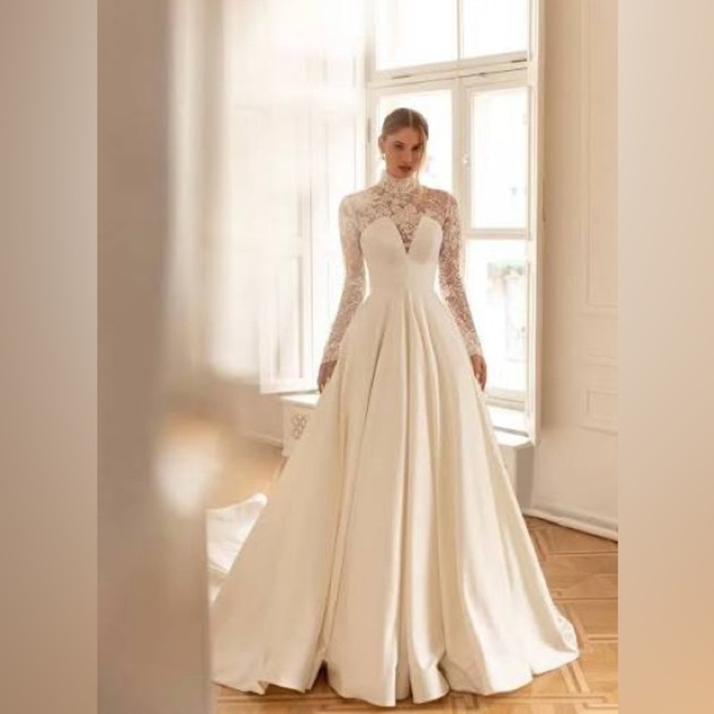 Eva Lendel Helly wedding gown